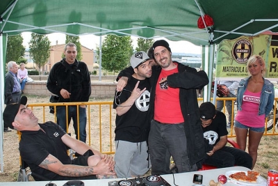 El patinador granollerí Nel Martín (amb gorra), va ser l'"speaker" de la festa