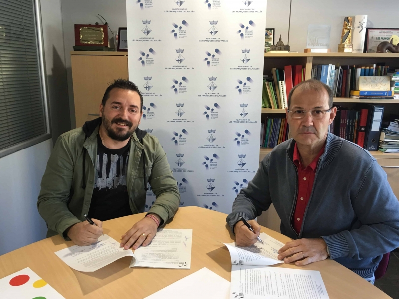 Signatura del conveni entre el PME i l'Associació Esportiva Handbol Les Franqueses